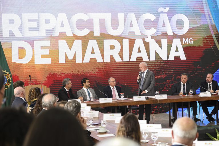 Deputados afirmam que acordo de Mariana é momento histórico